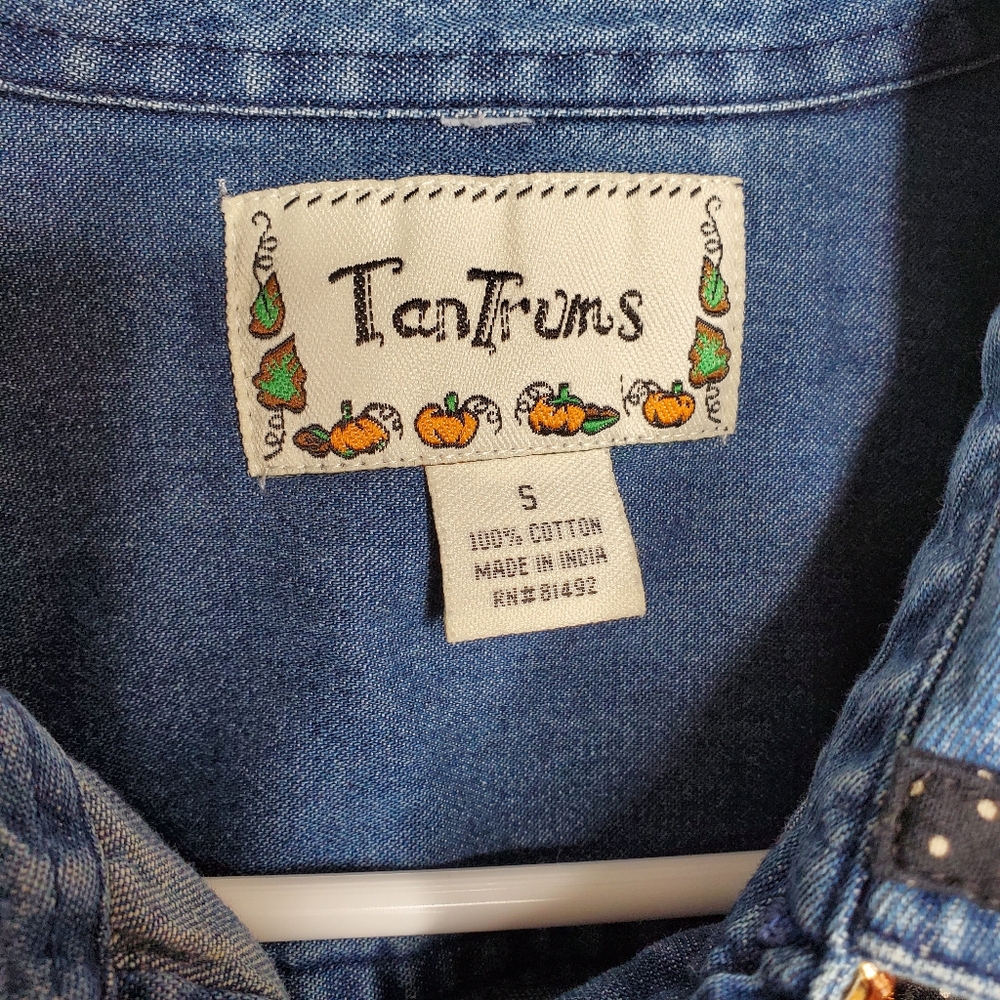 Tantrums Vintage Trick Or Treat Halloween Denim Fall Shirt #192 - Picture 3 of 8